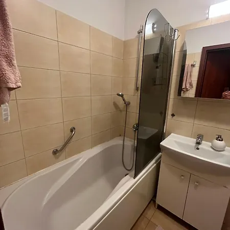 Pokoj W Apartamentowcu Z Basenem * Poznań